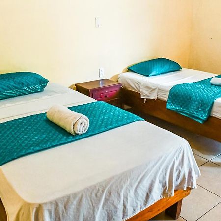 Galapagos Dove Hotel Пуерто Айора Екстериор снимка